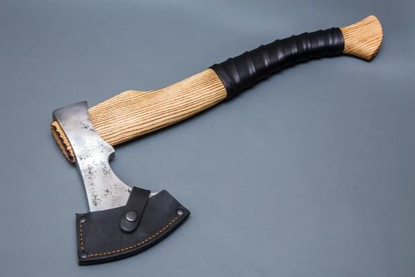 Топор Егерь 6, ст. кован, 9 ХС, рукоять из ценных пород дерева ком.