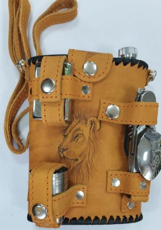 Фляжка в коже с ремнем на плечо №16 (0,7л)