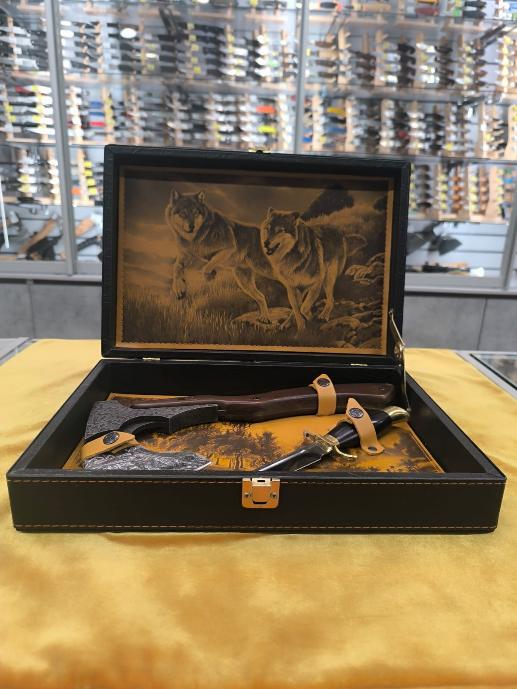 Набор Топор + нож в шкатулке